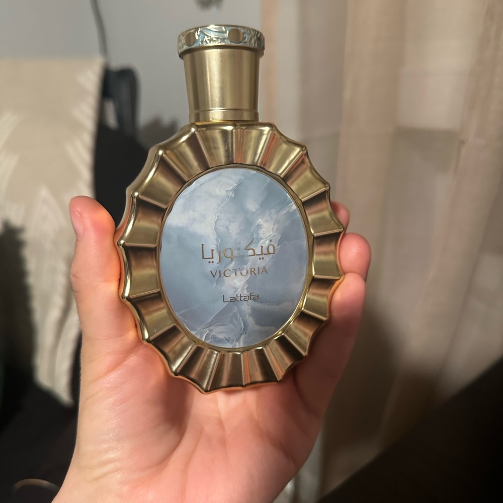 Lattafa Victoria
